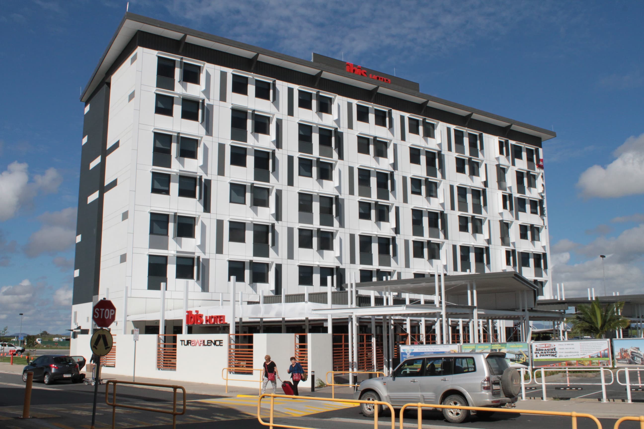 Auspanel commercial facade installation